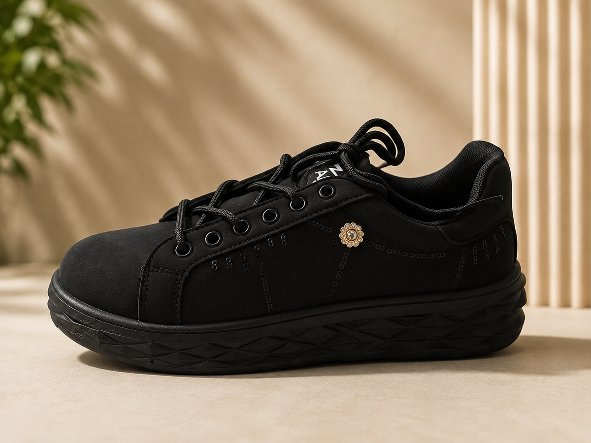 BLACK SNEAKER FOR LADIES HWY-513
